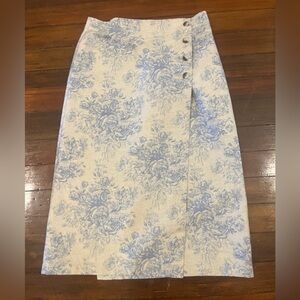 Floral Patterned in Blue and Cream 100% linen Coldwater Creek 14P length 34”